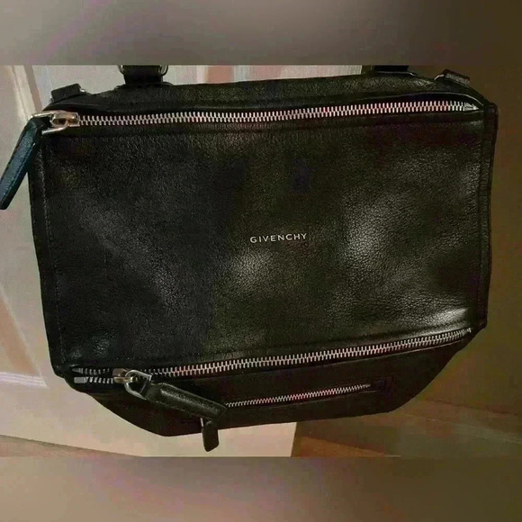 Authentic Givenchy Pandora Shoulder Bag - Picture 7 of 14